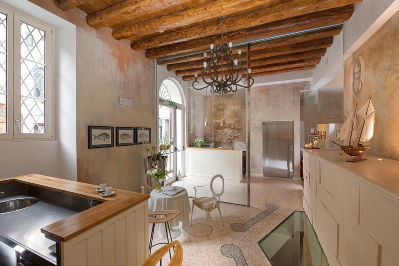 Gallery Room, Verona, Italy