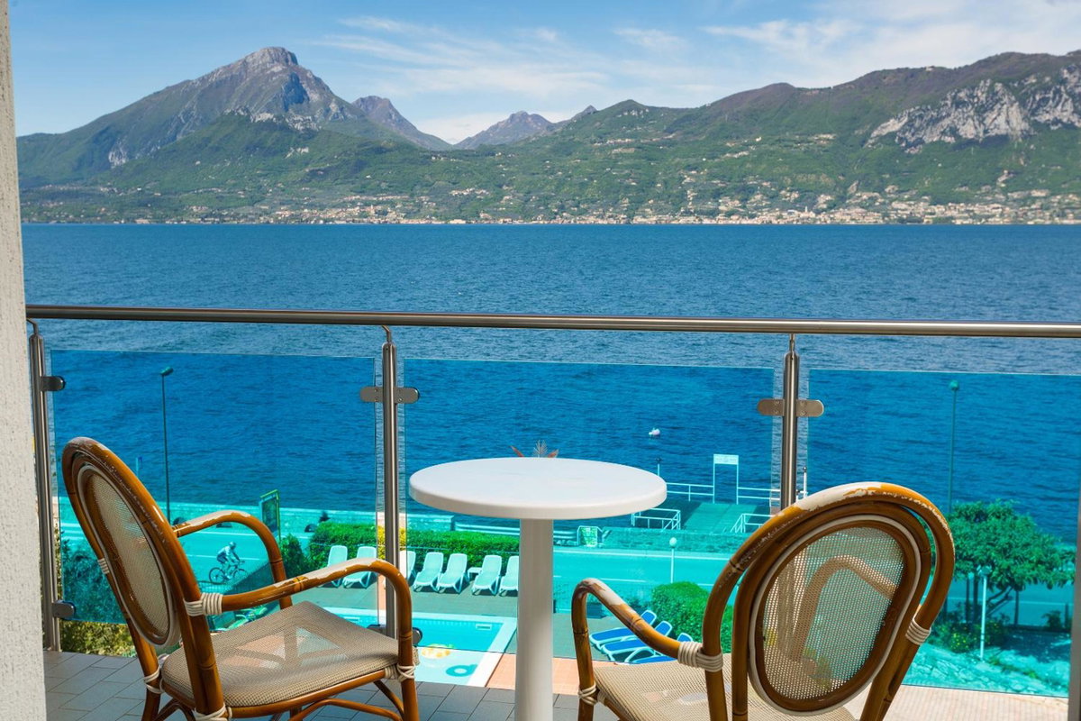 Hotel · Hotel Caribe by Double Hospitality, Brenzone Sul Garda