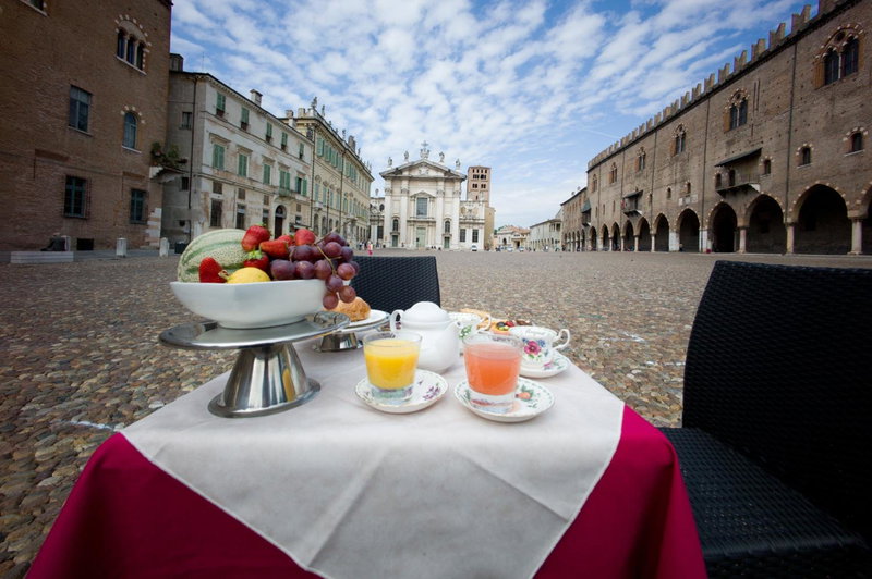 Palazzo Castiglioni luxury suite and rooms, Mantova, Italy
