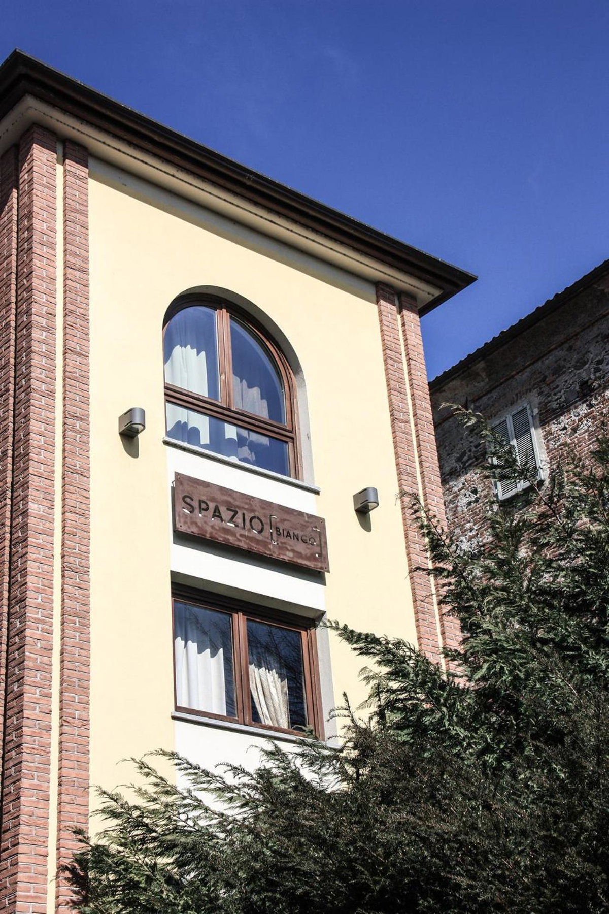 Spazio[Bianco], Italy