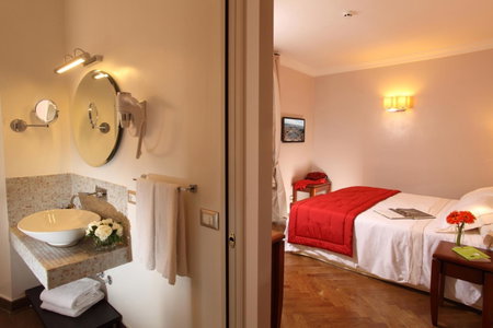 Vivaldi Luxury Rooms, Rome, Italy