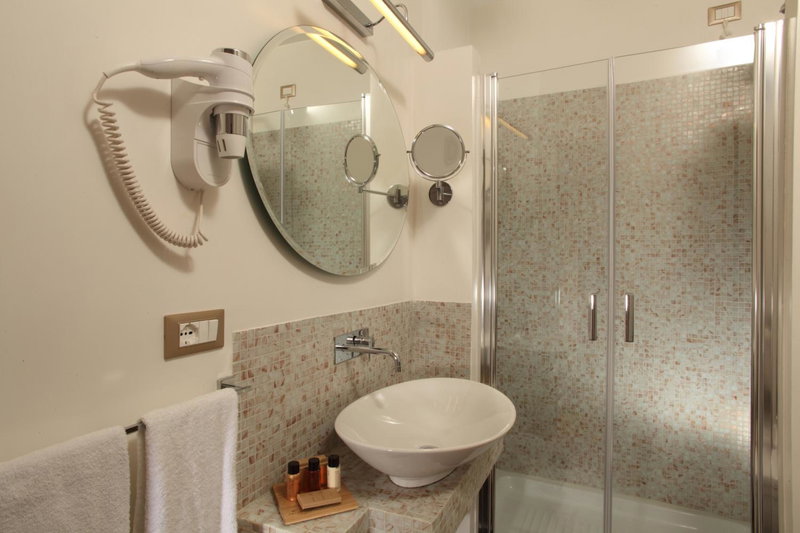 Vivaldi Luxury Rooms, Rome, Italy