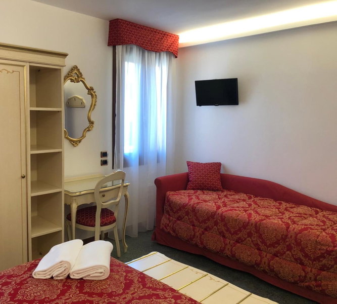 Hotel Leonardo, Venice, Italy