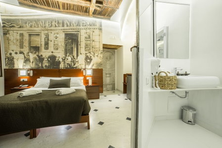 Napoli Chiaia 32 Deluxe Residence, Naples, Italy