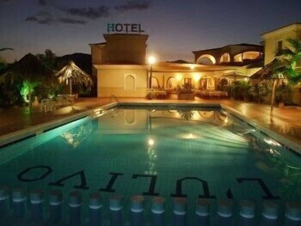 Hotel · L'Ulivo, Girasole