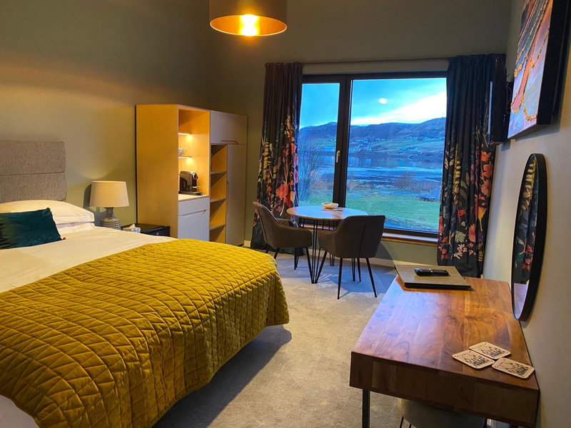 Stones Luxury B&B with hot tub and self-contained rooms, Uig, United Kingdom