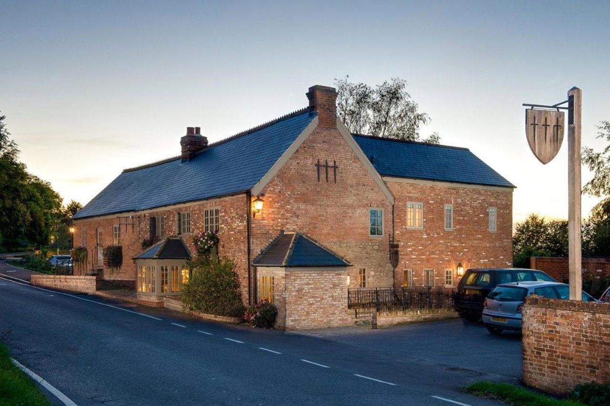 Hotel · The Three Daggers, Edington