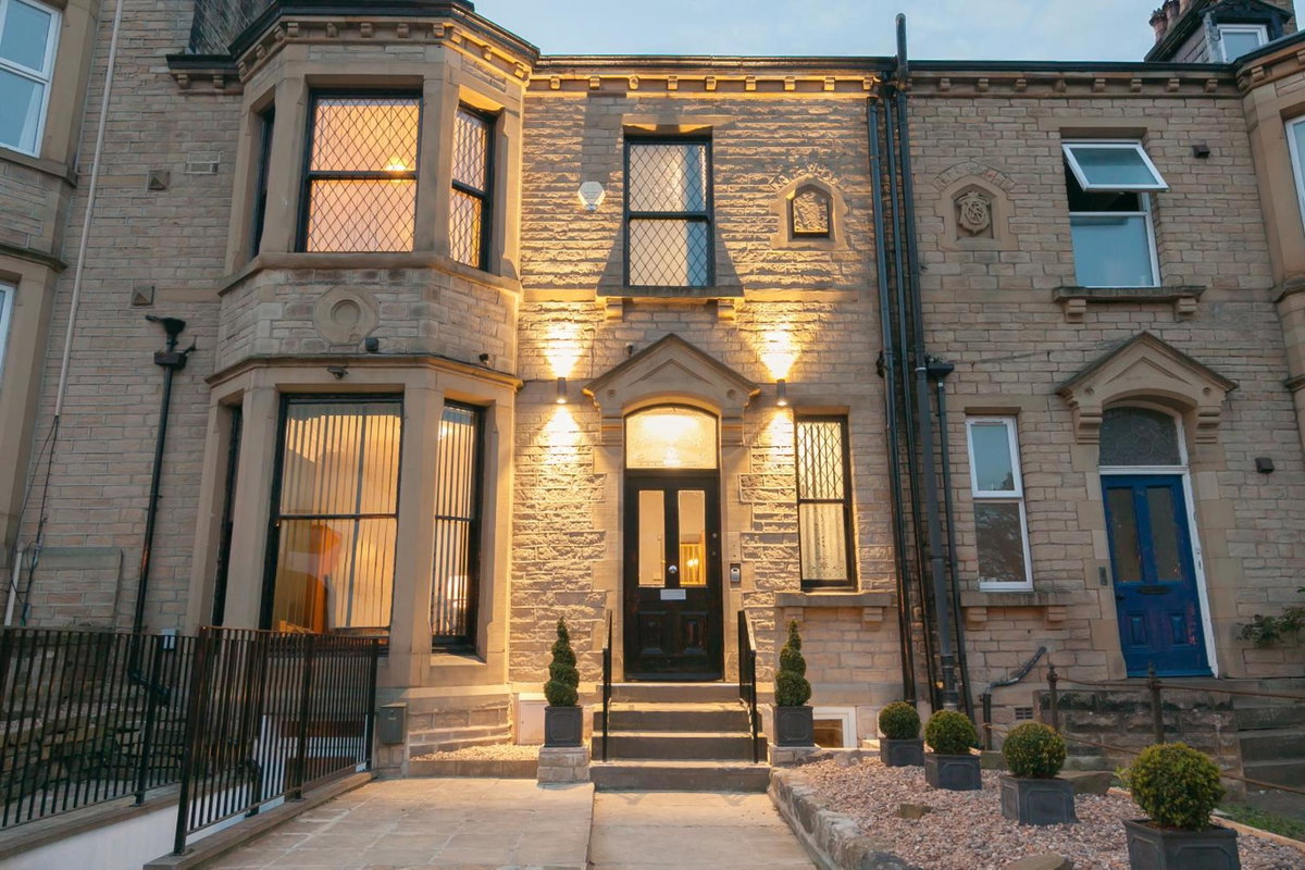 Hotel · Townhouse No 12, Huddersfield