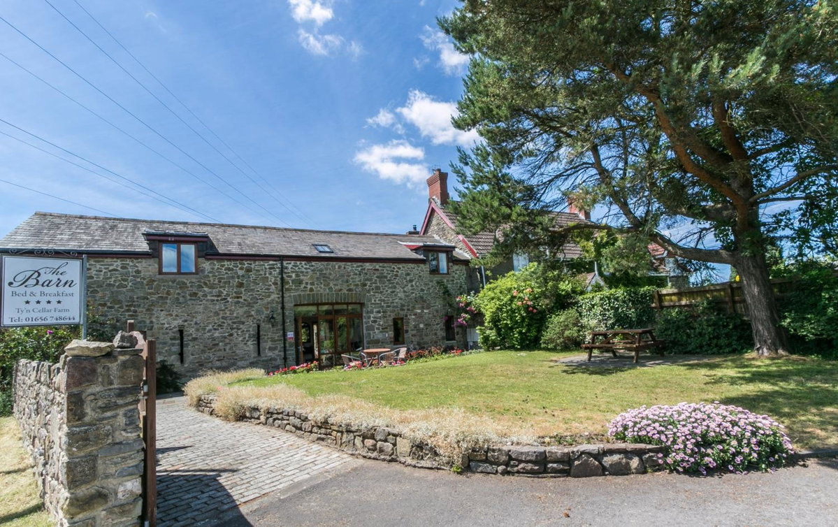 Hotel · The Barn B&B, Margam