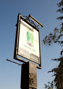 Raven Hotel by Greene King Inns, Hook, United Kingdom