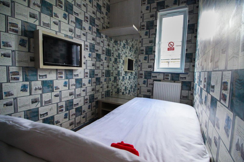 London Backpackers Youth Hostel 18 - 35 Years Old Only, London, United Kingdom