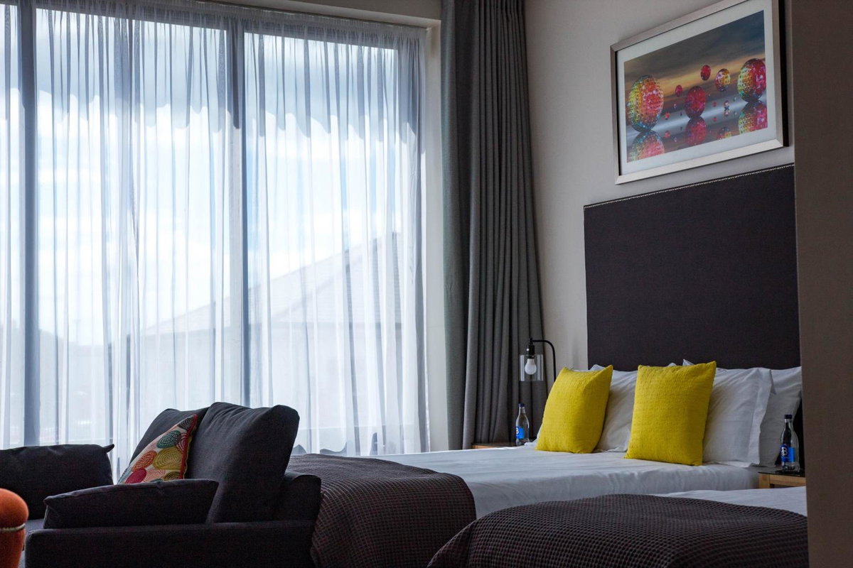 The James Suites, Великобритания
