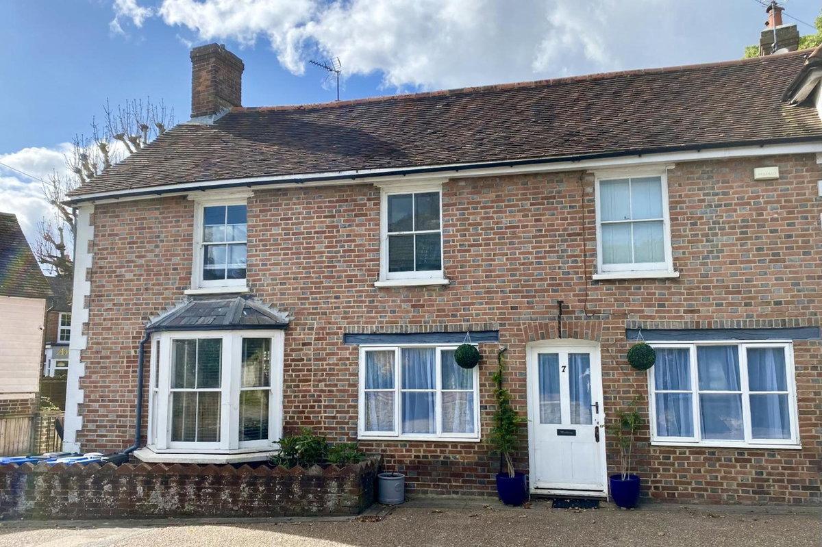 Hotel · Chestnut Tree Cottage, 7 High Street, Ardingly