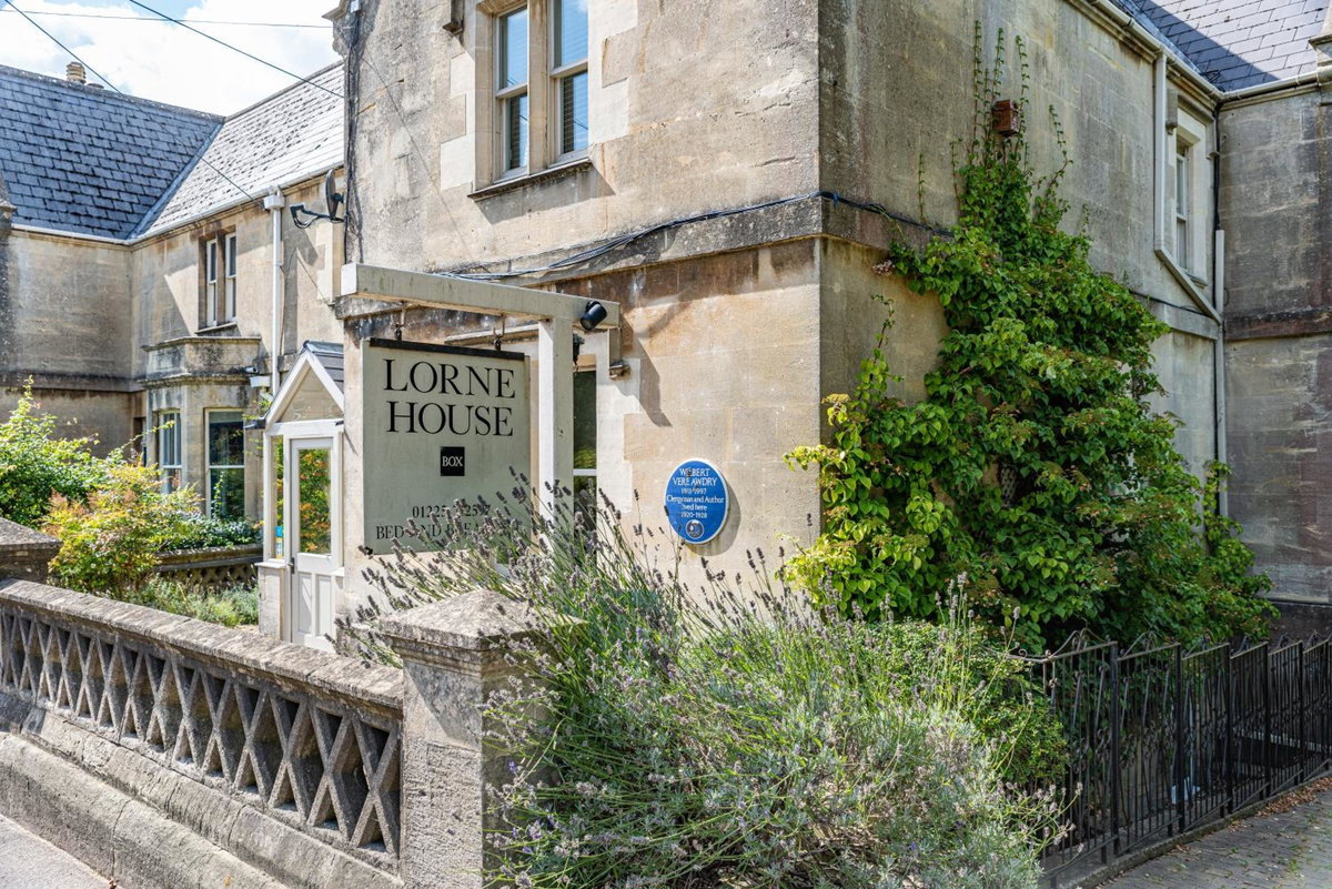 Hotel · Lorne House Bed & Breakfast, Box