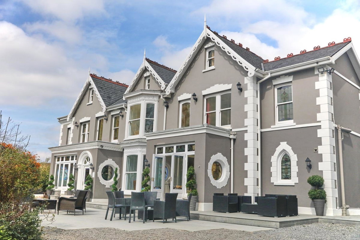 LLwyn Country House, United Kingdom