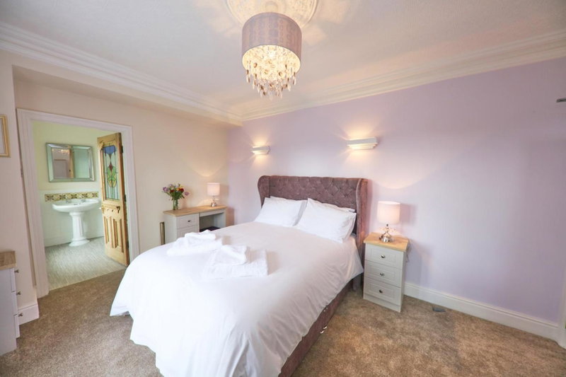 LLwyn Country House, Llanelli, United Kingdom