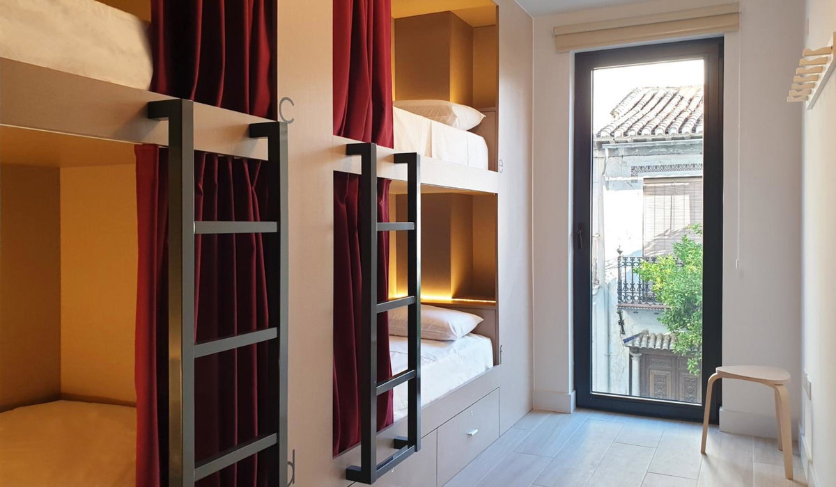 Broz Hostel, Spain