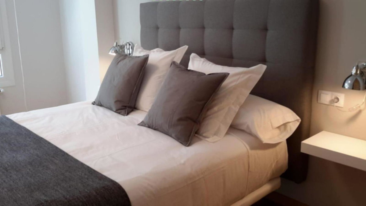 Apartamentos Porta Nova, Spain