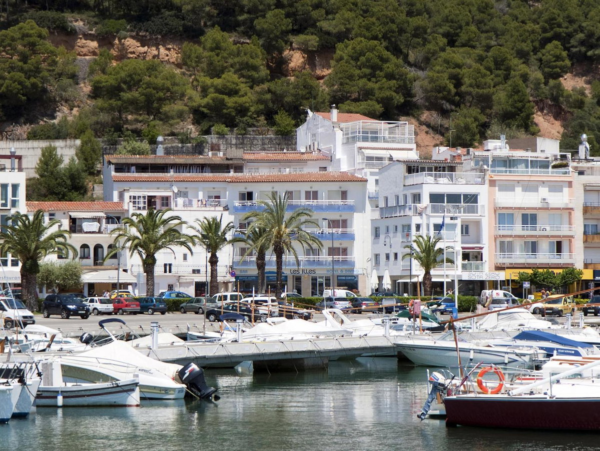 Hotel & Diving Les Illes, España
