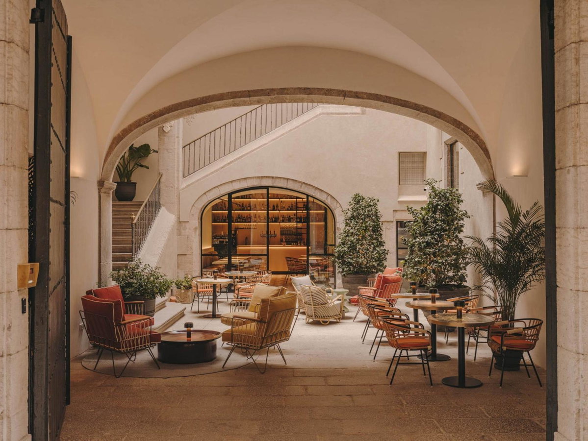 Hotel Palau Fugit, Spain