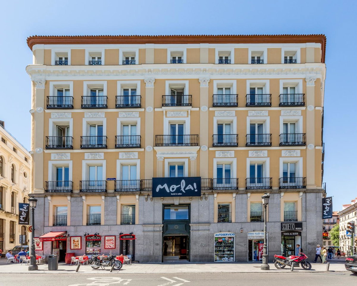 Mola Hostel, Spain