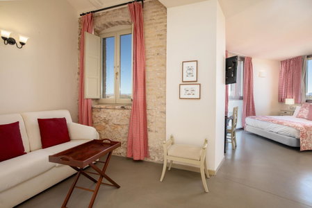 Maison Muralleta B&B, Riba-Roja De Turia, Spain