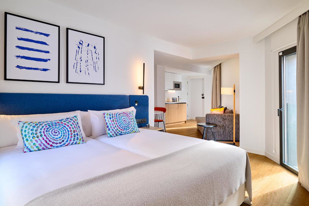 Apartamentos Luna Suites Granada, Spain