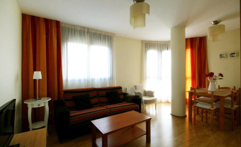Apartamentos Turísticos Real Valle Ezcaray, Zorraquín, Spain