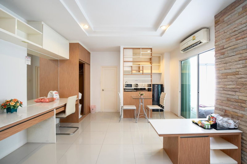 Riski Residence Ngamwongwan, Nonthaburi, Thailand