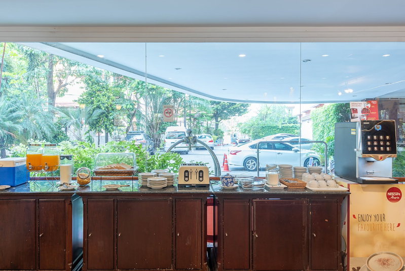 Nonthaburi Palace Hotel, Nonthaburi, Thailand