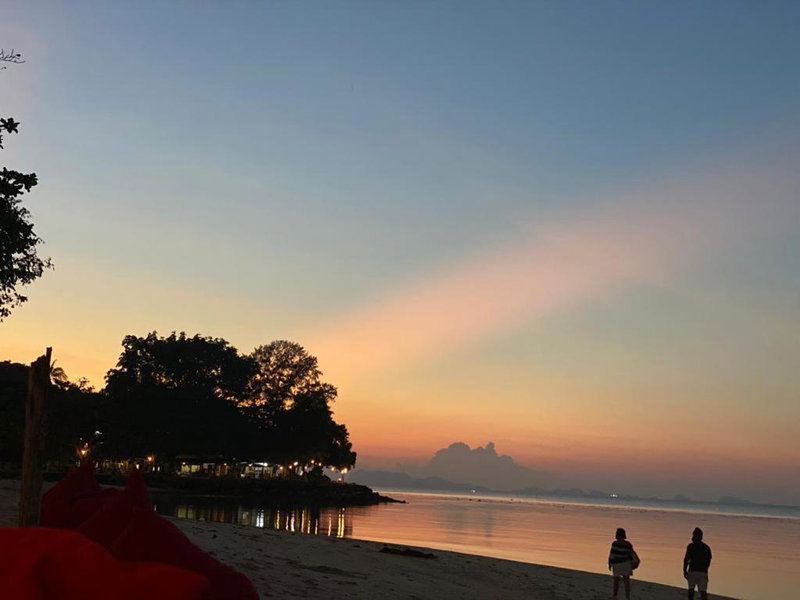 Coco Sunset Beach, Ban Bang Po, Thailand