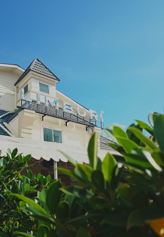 Hotel · Limburi Hometel, Patong