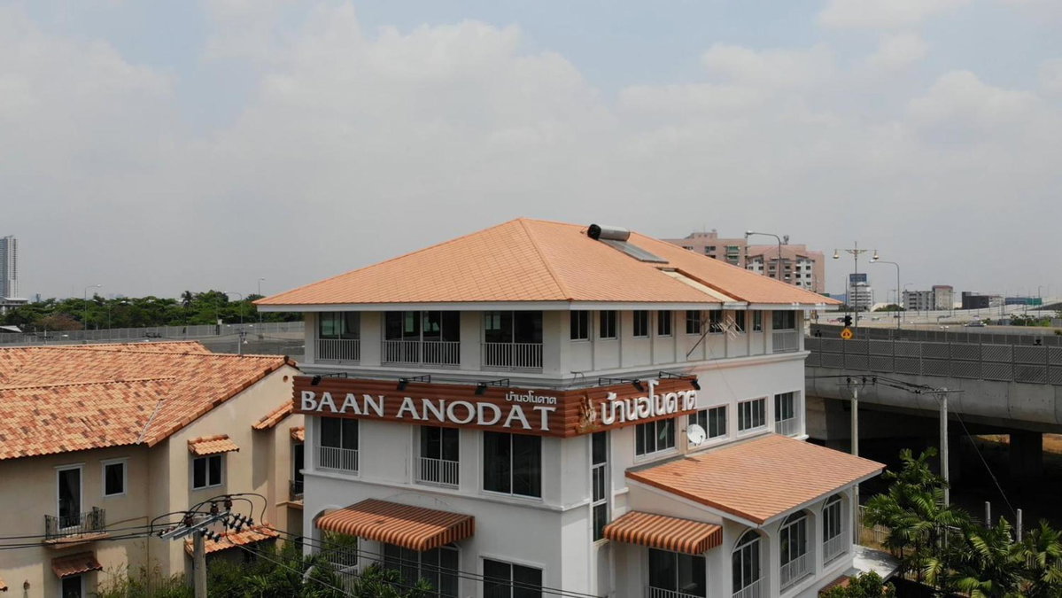 Hotel · Baan Anodat, Ban Bang Phai