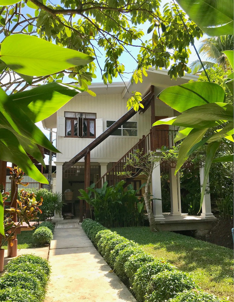 Baan Suan Amphawa, Thailand