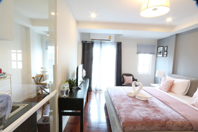 Neveu Premier Residence, Bangkok, Thailand
