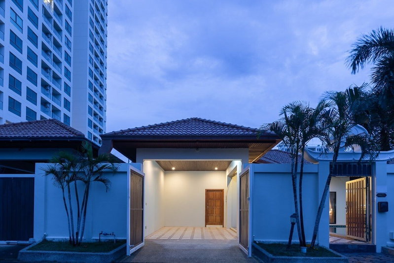AnB poolvilla 2BR with private beach, Pattaya, Thailand