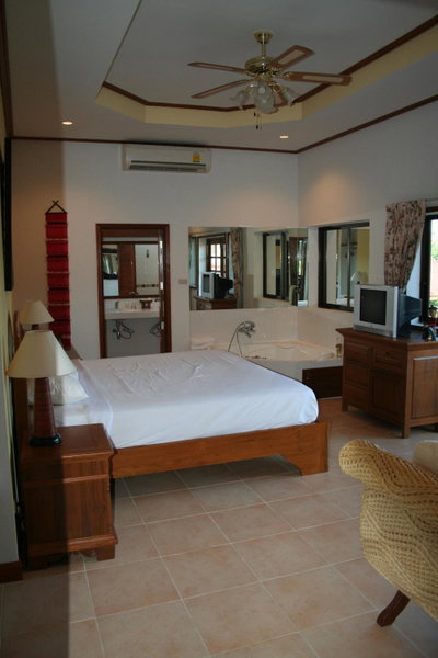 Long Beach Inn, Sam Roi Yot, Thailand