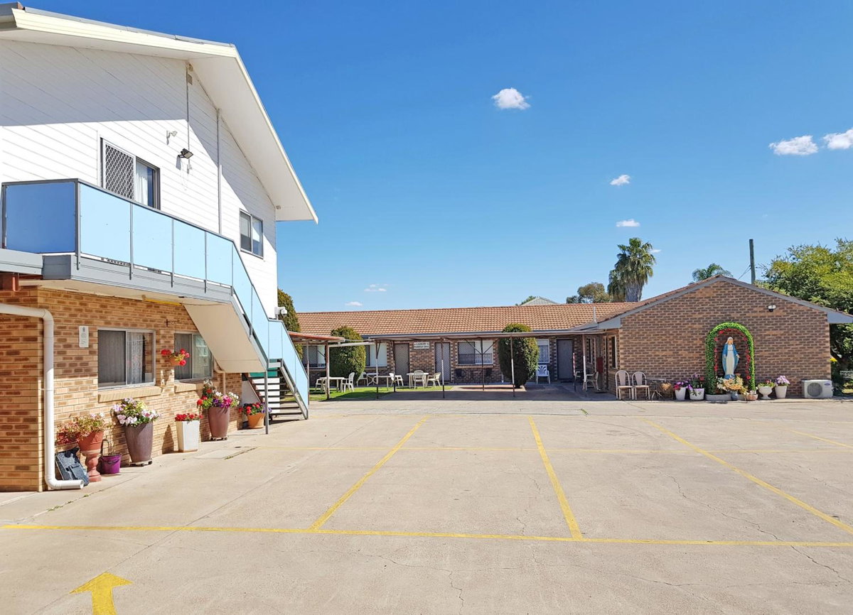 Maria Motel, Australia