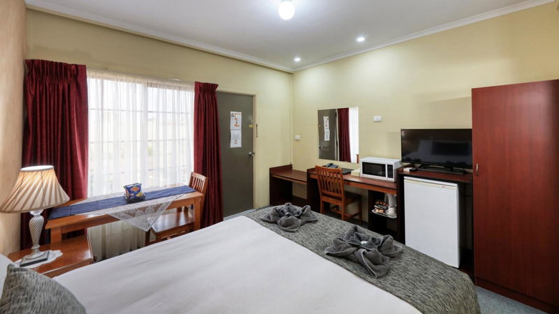 Oasis Motor Inn, Broken Hill, Australia