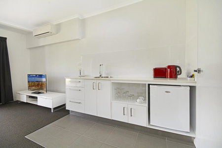 Cooroy Luxury Motel Apartments, Cooroy, Australia