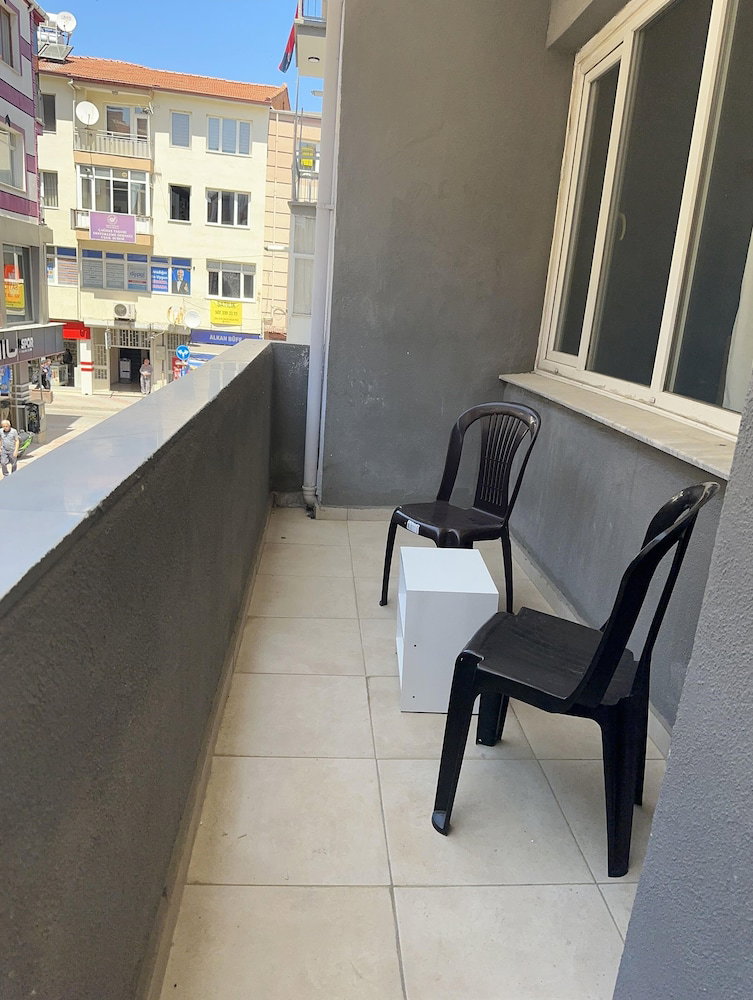 Umk Pansi̇yon Cadde, Turkey