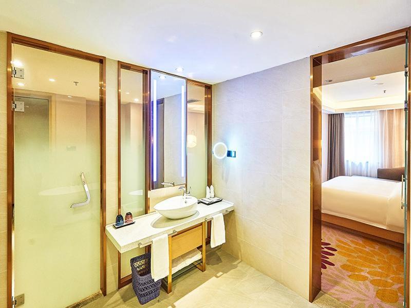 Lavande Hotel Changchun Peoples Square, Changchun, China
