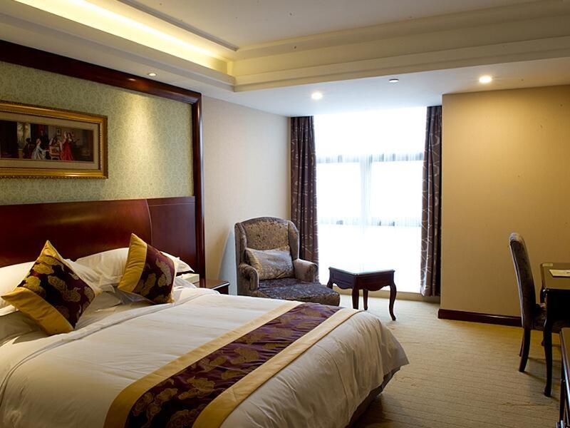 Vienna International Hotel Shanghai Hongqiao Hub International Exhibition Center, Shanghai, China