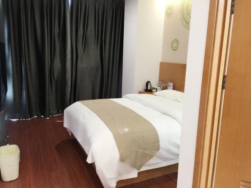 GreenTree Inn Nanjing Jiangning District Jiulong Lake Subway Station Express Hotel, Jiangning, China
