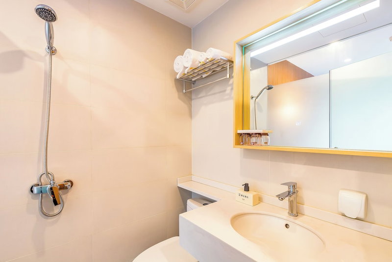 Dequan Hotel Guangqumen Branch, Beijing, China