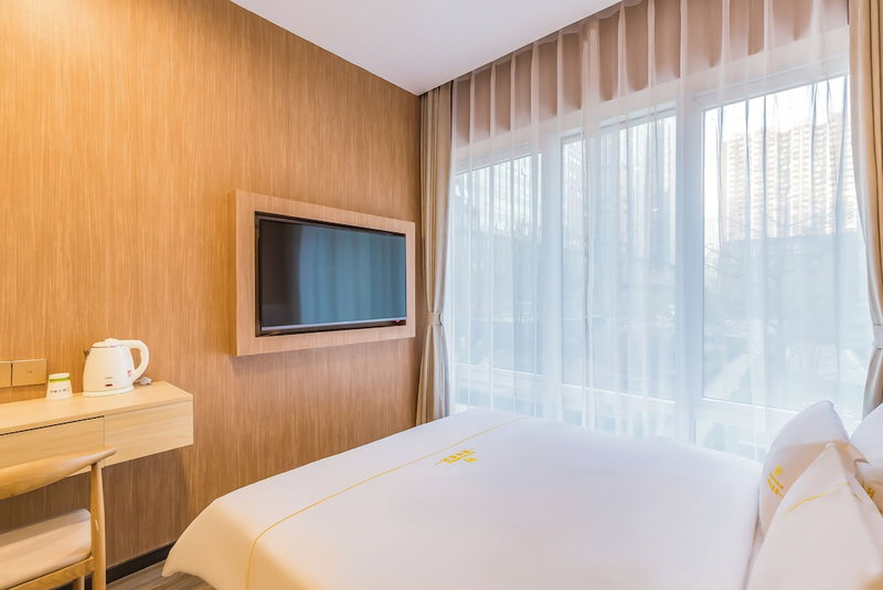 Dequan Hotel Guangqumen Branch, Beijing, China