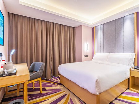 Lavande Hotel Zhaoqing Qixingyan Scenic Spot Yihua International Square, Zhaoqing, China