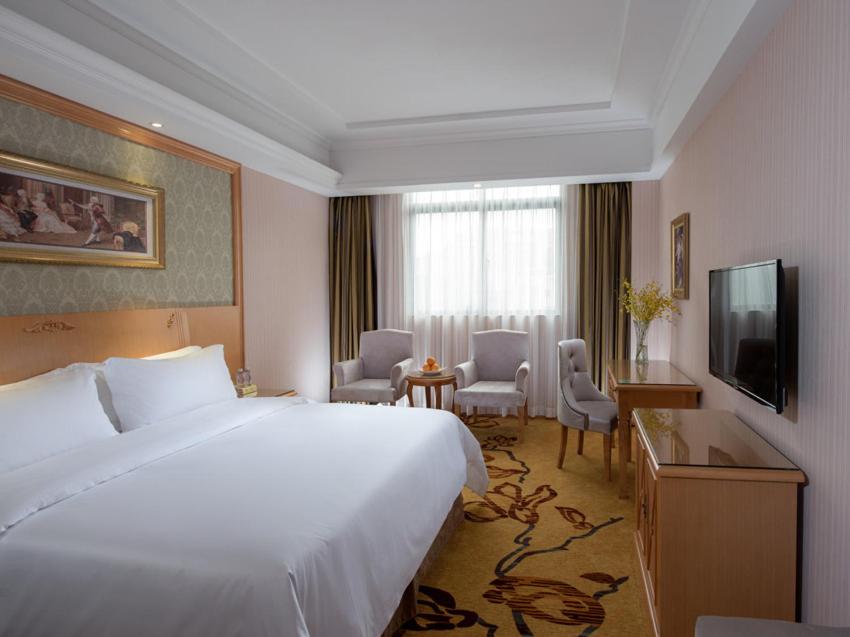 Vienna Hotel Shenzhen Buji Ganli Road, China