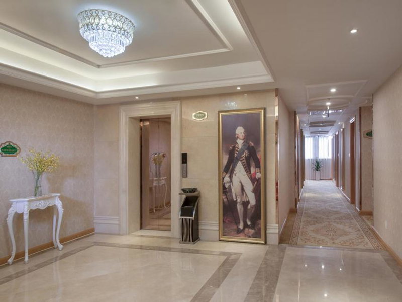 Vienna Hotel Shenzhen Buji Ganli Road, Longgang, China