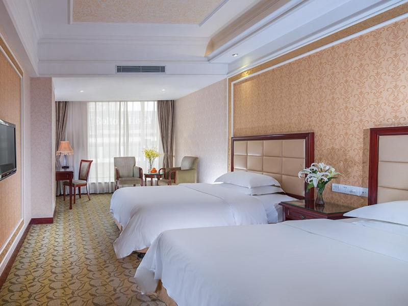 Vienna Hotel Songgang Yanchuan Road, China